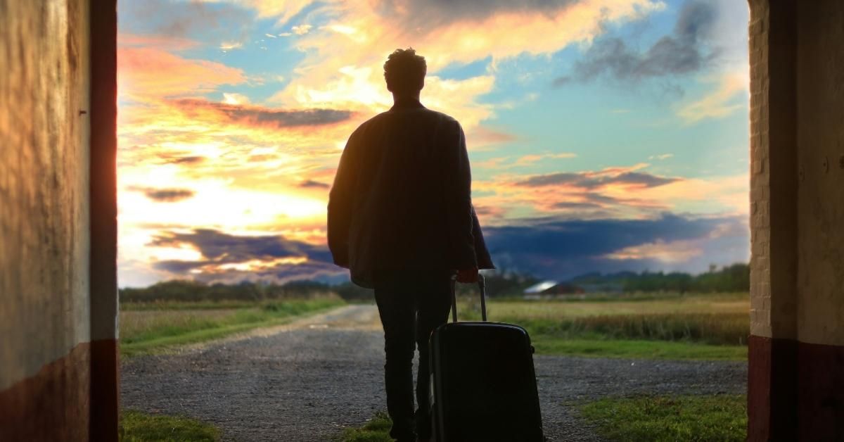 Il trasferimento all’estero come cambia il senso di appartenenza